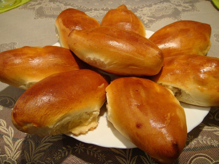 Пироги с капустой из дрожжевого теста