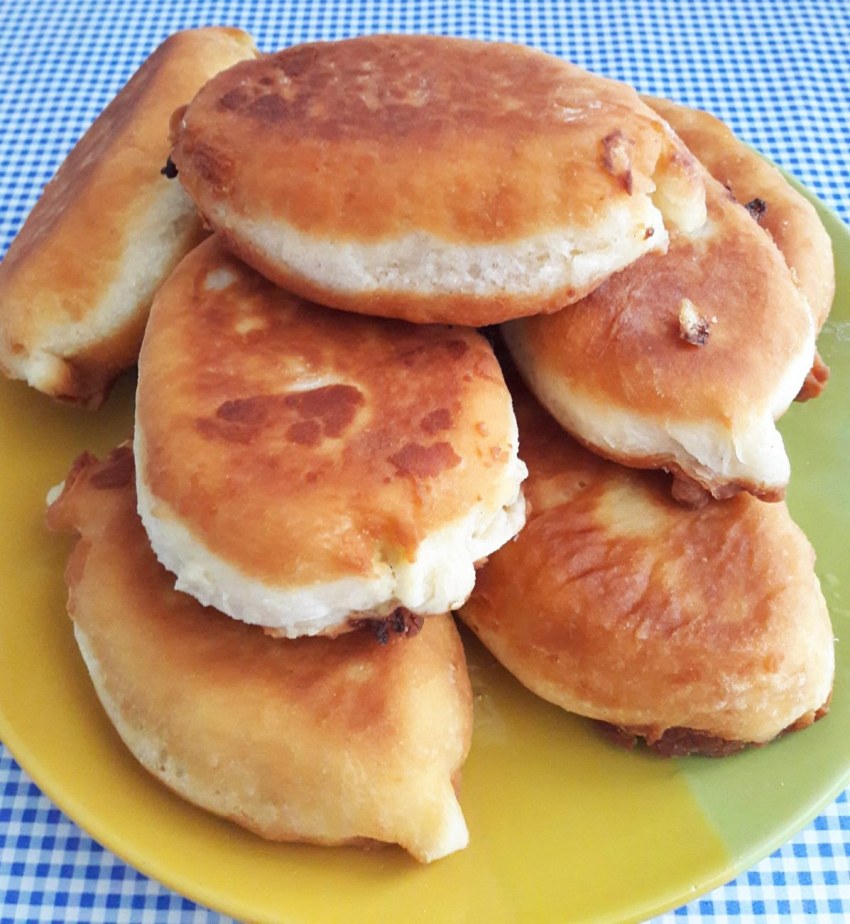 Пирожки с капустой жареные
