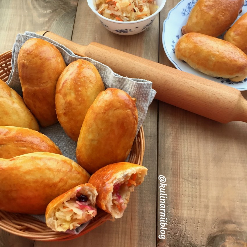Булка с капустой
