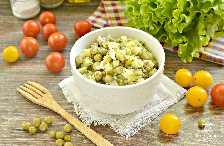 Микс салат с курицей