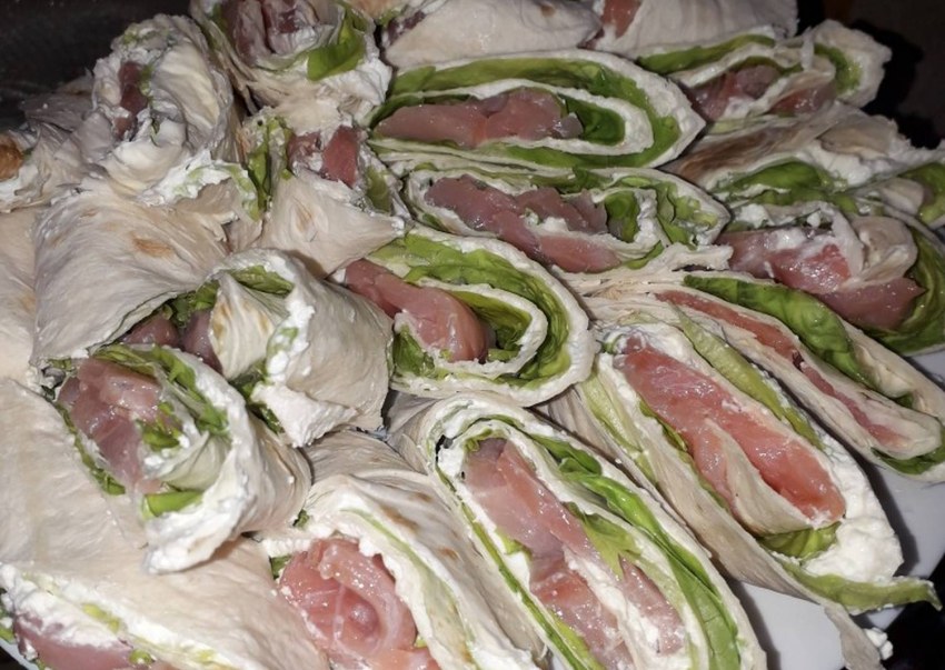 Закуска из лаваша с красной рыбой