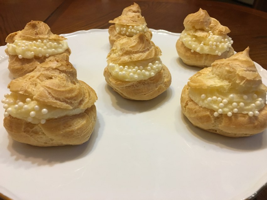 Заварное тесто для эклеров классический