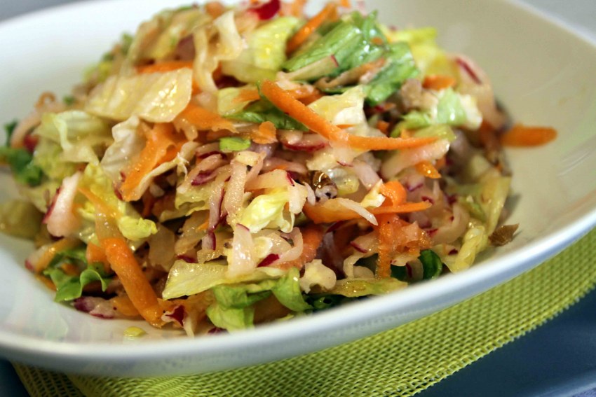 Салат с тунцом и овощами