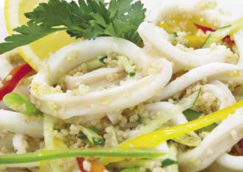 Салат с кальмарами и кунжутом
