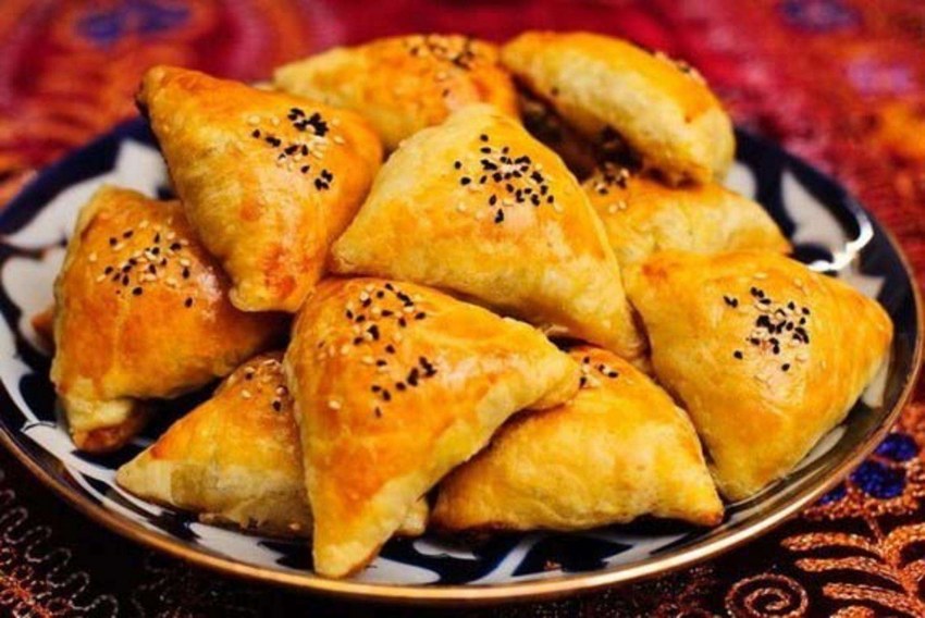Конвертики из слоеного теста с курицей