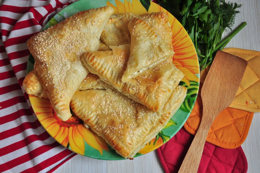 Дрожжевой пирог с печенкой и рисом