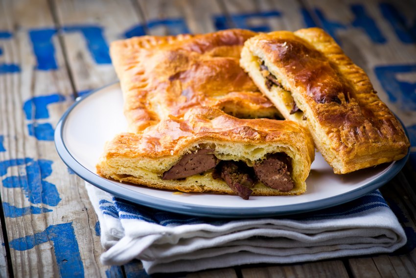 Слойка с мясом
