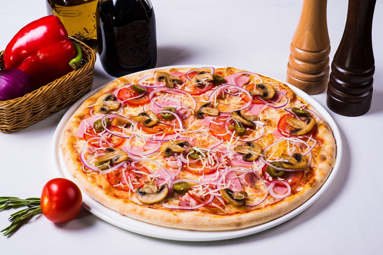 бездрожжевая пицца в духовке с колбасой и сыром и помидорами фото 109