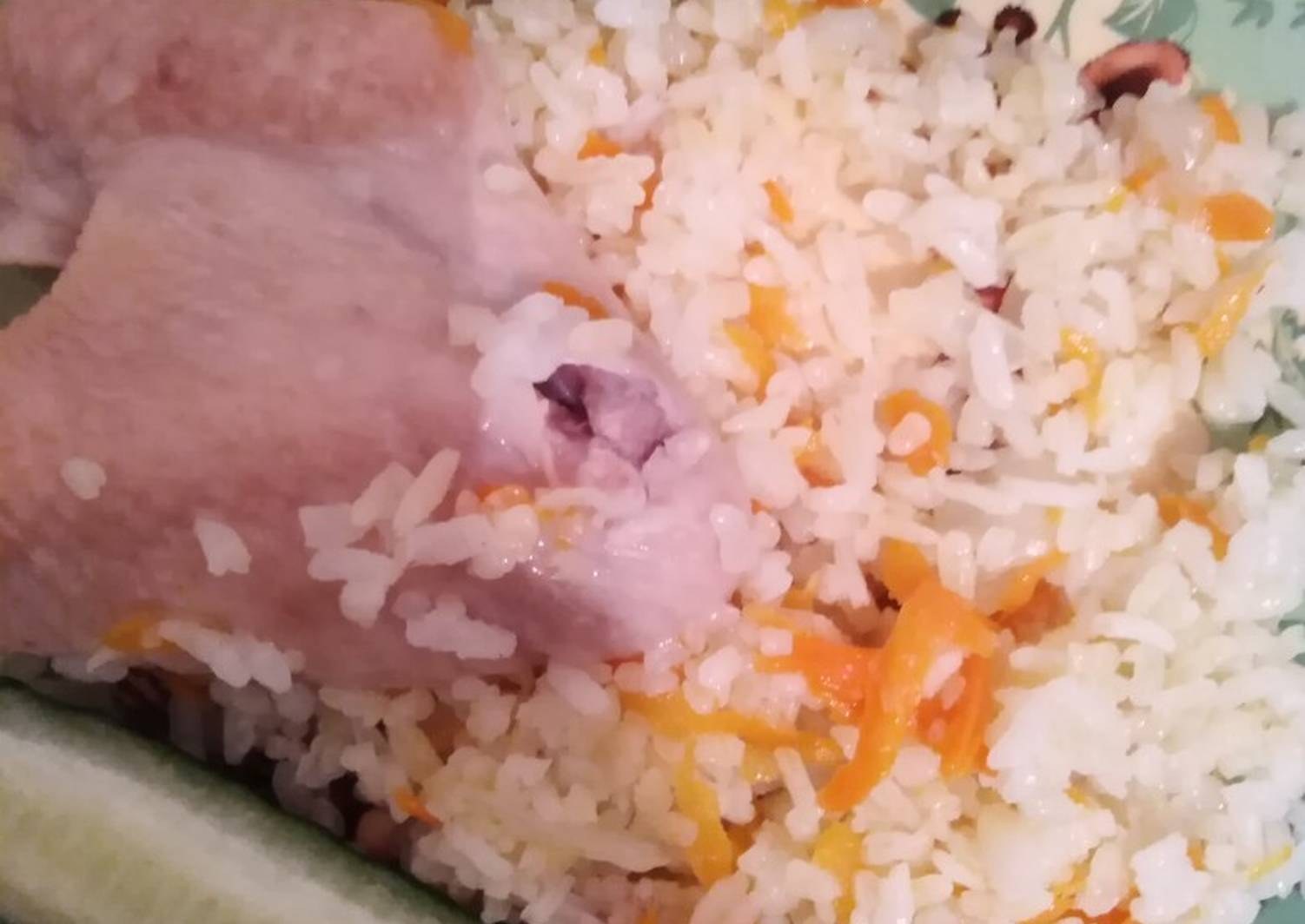 Рассыпчатый рис с курицей. Курица с рисом на пару.