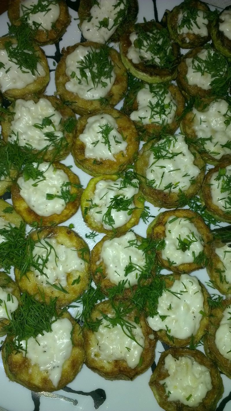 Кабачки жареные с чесноком и зеленью
