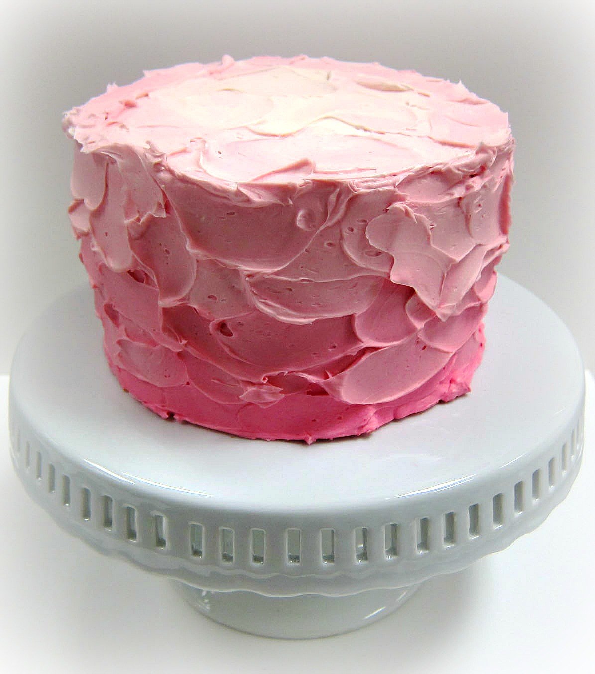 Сделать розовый торт. Необычный розовый торт. Розовый торт для девочки. Торт с розовым кремом. Торт круглый розовый.
