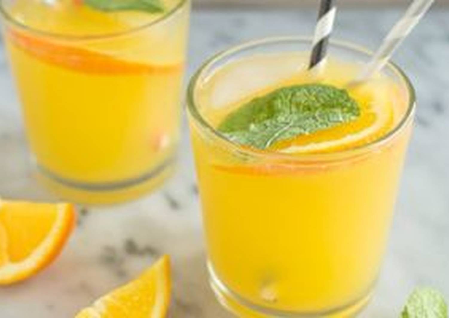 Как сделать апельсиновый сок в домашних условиях. Апельсиновый напиток. Напиток из апельсинов. Апельсиновый лимонад. Напиток лимонный апельсиновый.