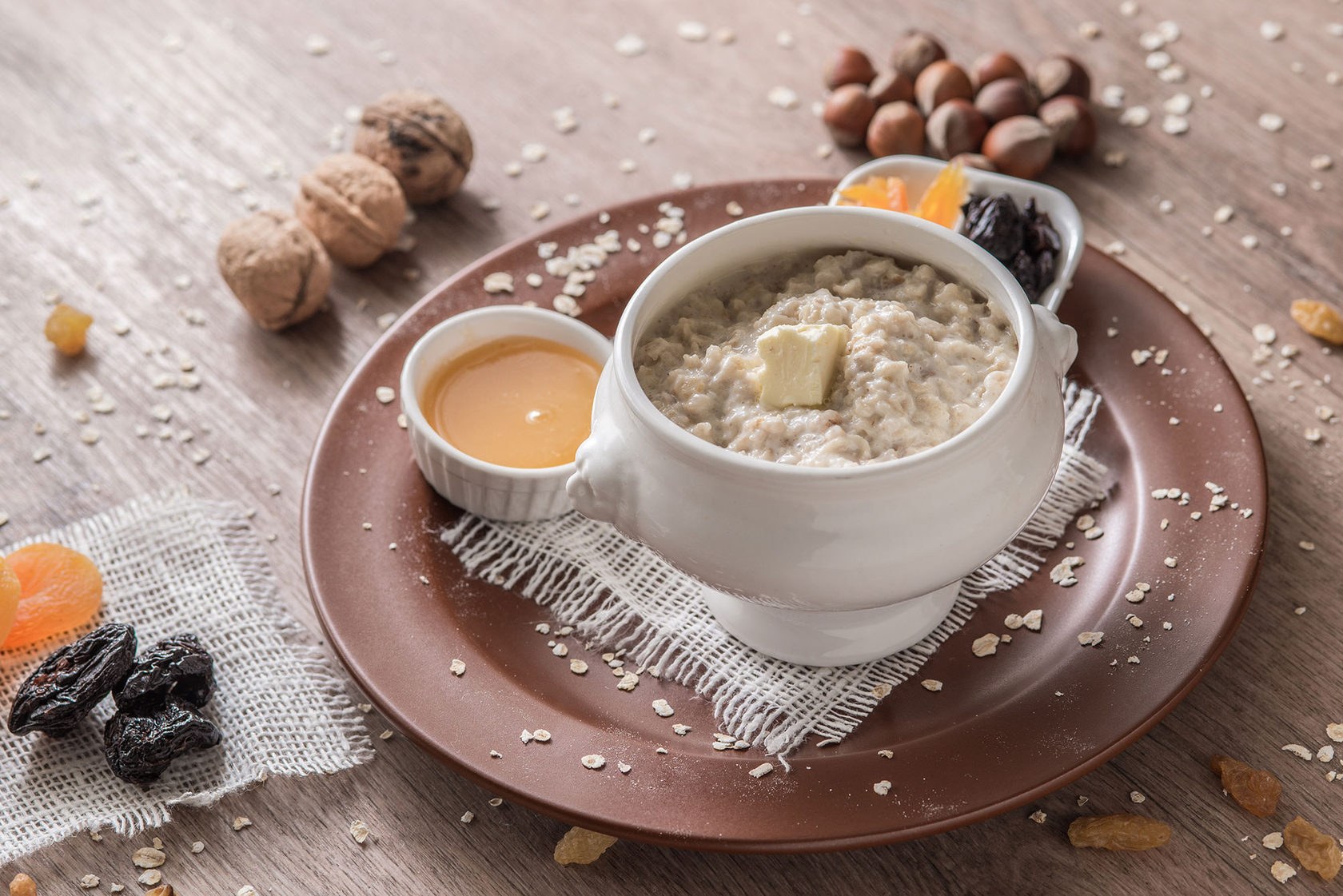 Каша с маслом. Овсянка с гренками. Овсяная каша с лимоном. Овсяная каша натуральная. Доброе утро овсяная каша ассорти.