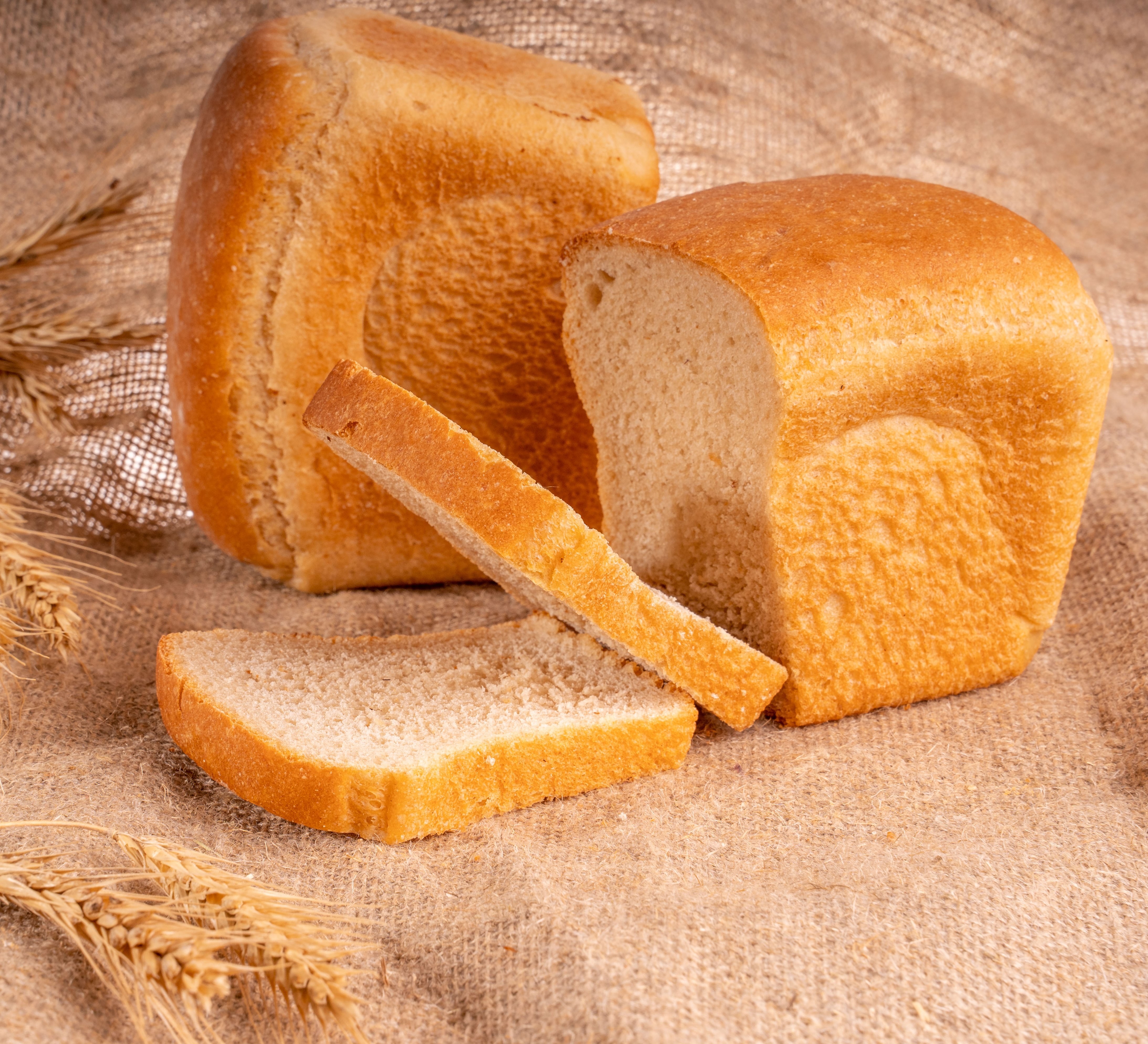 Пшеничный хлеб в форме. Хлеб пшеничный формовой. Хлеб пшеничный формовой из муки высшего сорта. Хлеб пшеничный формовой 1 сорт. Хлеб пшеничный формовой из муки 1 сорта.
