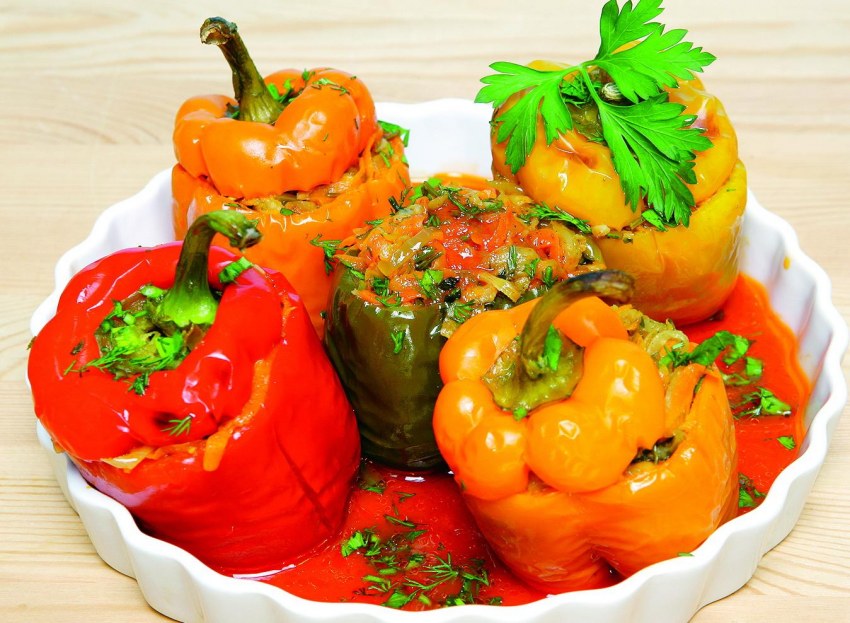 Перец фаршированный овощами