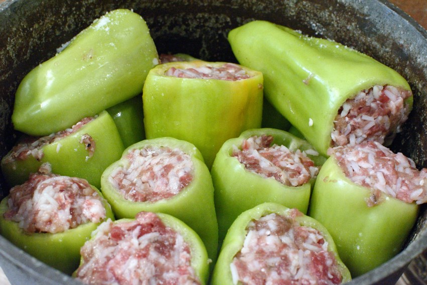Перец фаршированный морковкой и луком