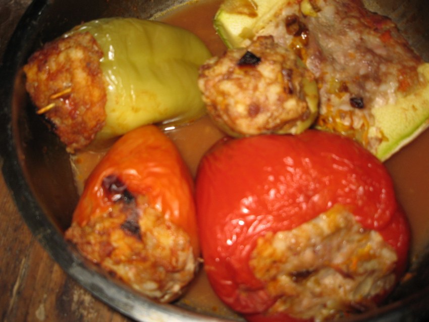 Перец фаршированный капустой в маринаде