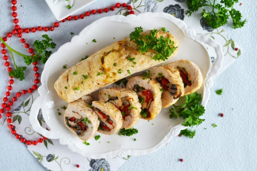 Рулетики из индейки с рисом