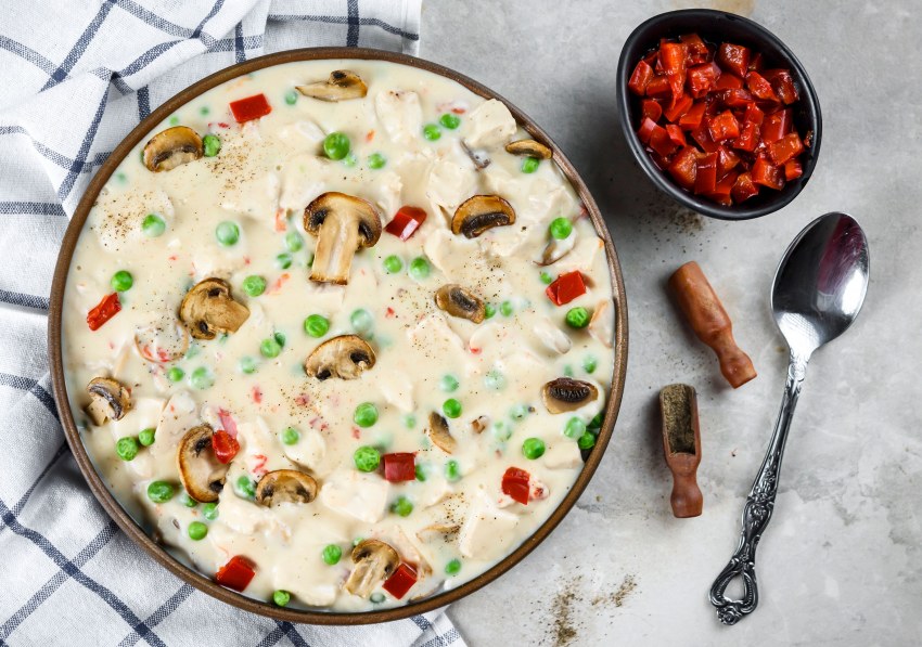 Куриное филе с грибами в сливочном соусе