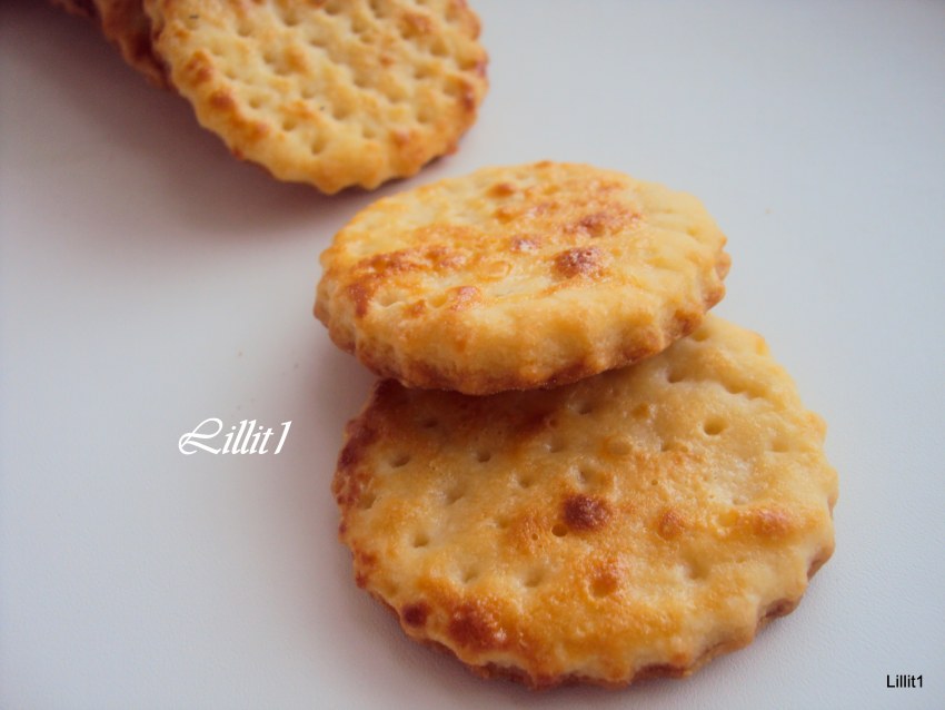 Сырные крекеры