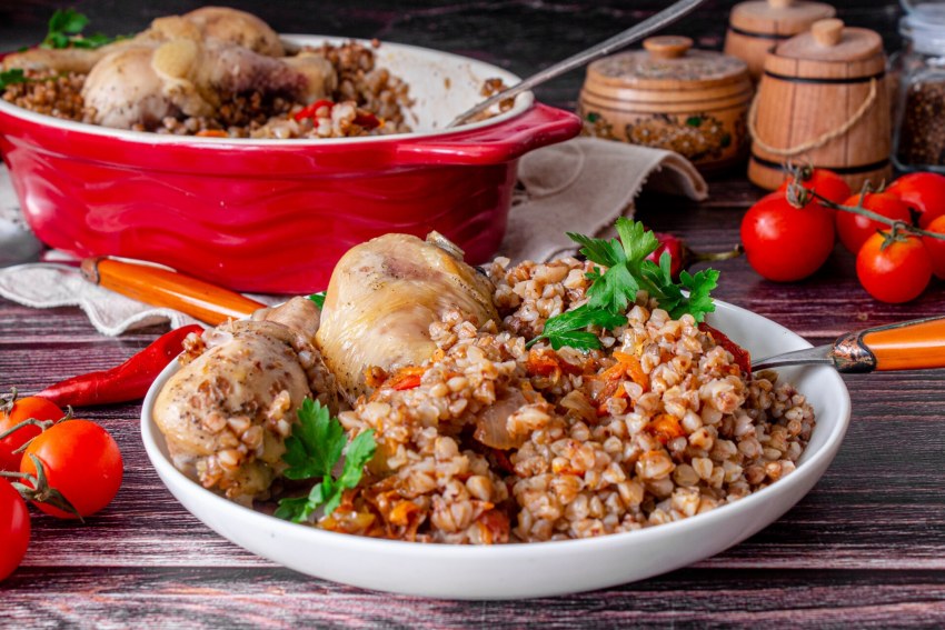 Гречка с курицей в духовке