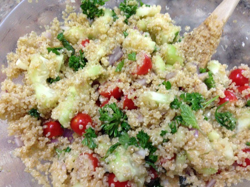 Салат с киноа и курицей/индейкой