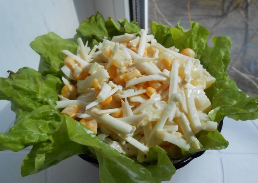 Салат с кальмарами