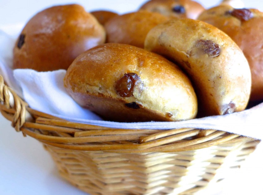 Пирожки с изюмом