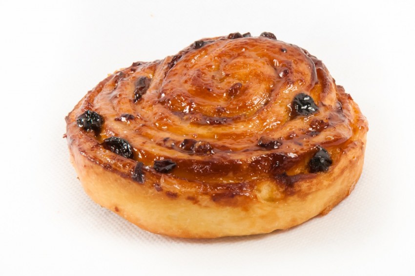 Красивые булочки с изюмом