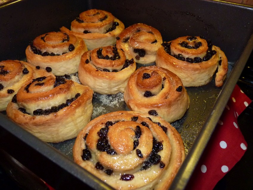 Плюшка с изюмом