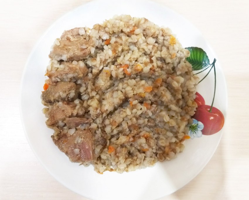Гречка с говядиной на сковороде