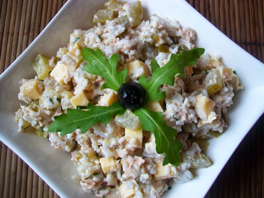 Салат с тунцом и грибами шампиньонами