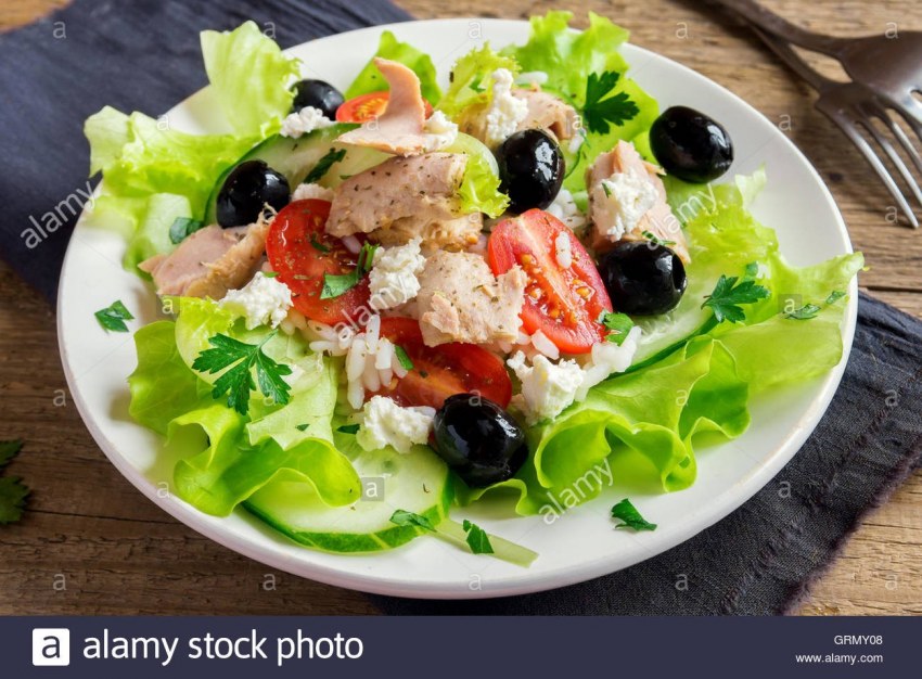 Салат с тунцом и огурцом