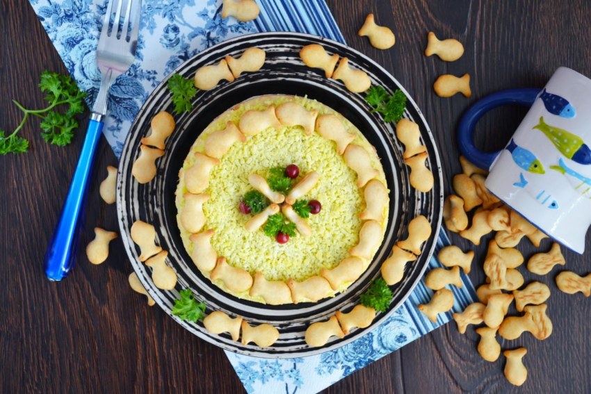 Салат с рыбной консервой