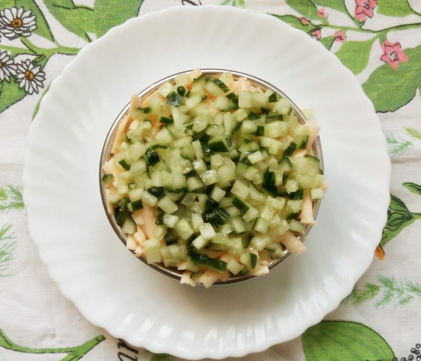 Салат с горошком