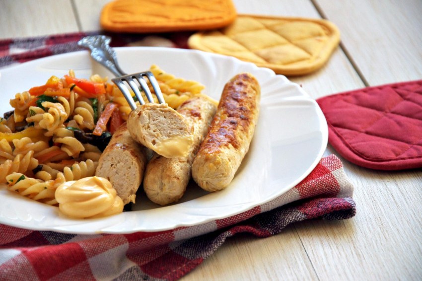 Куриные сосиски с сыром