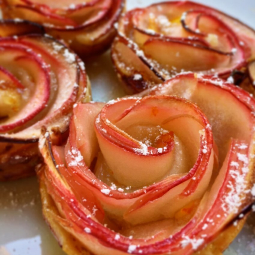 Розочки из яблок