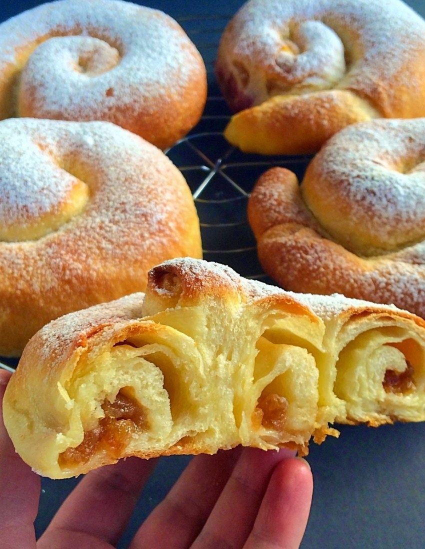 Булочки с маком и корицей
