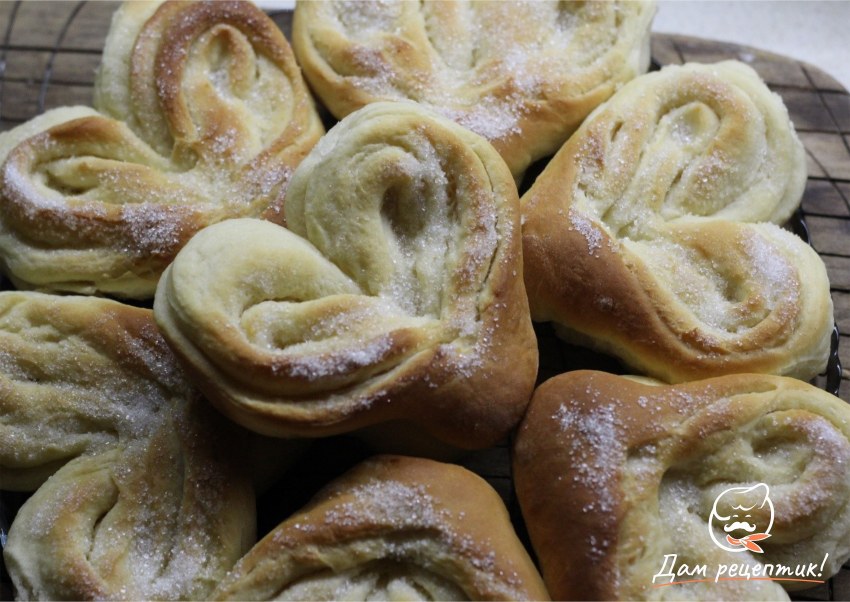 Сладкая булочка с сахаром
