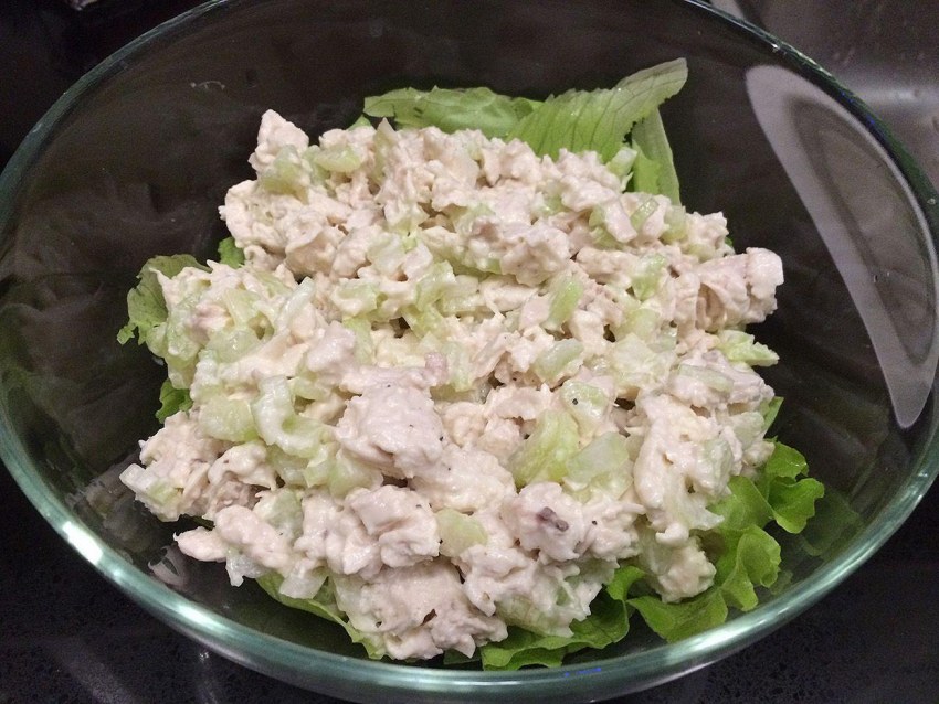 Салат из сельдерея с куриной грудкой