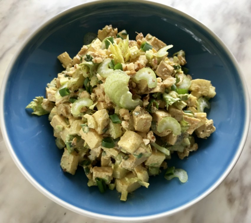 Салат с сельдереем и куриной