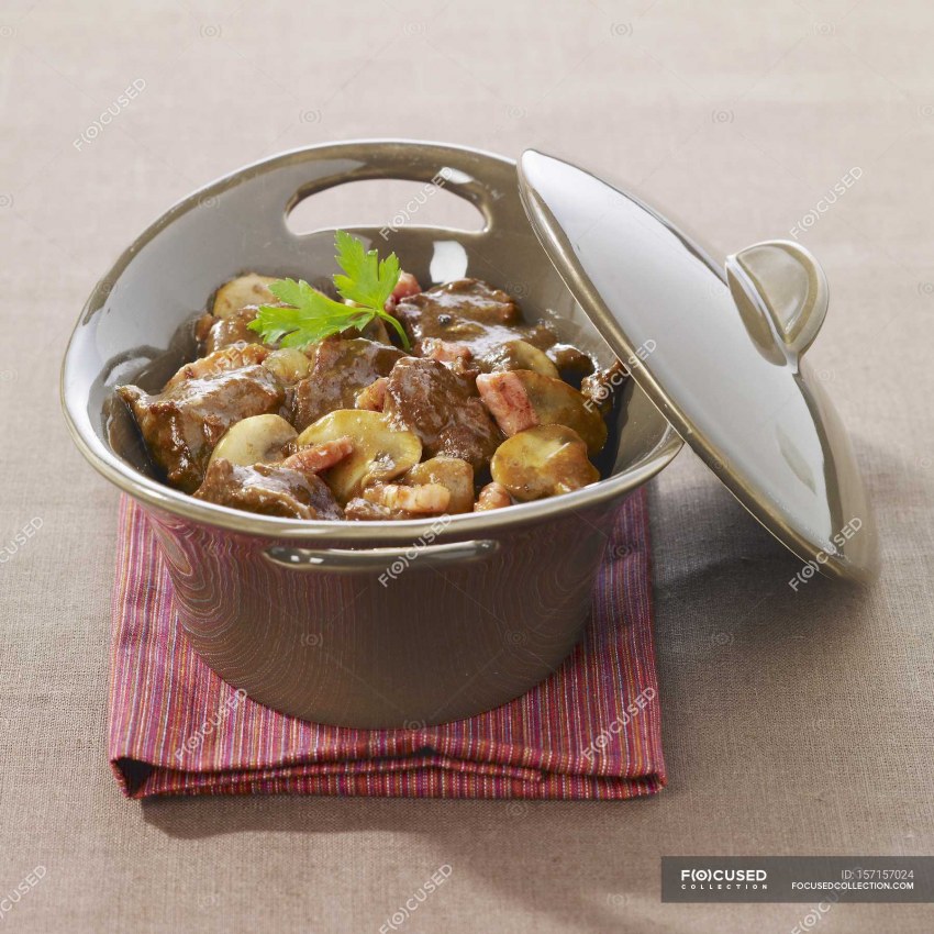 Жареная говядина с овощами