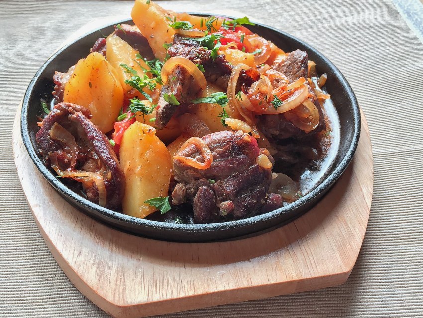 Томленая говядина с овощами