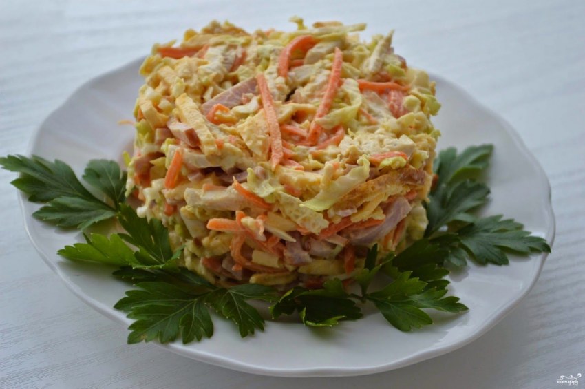 Салат из копчёной курицы с корейской морковкой