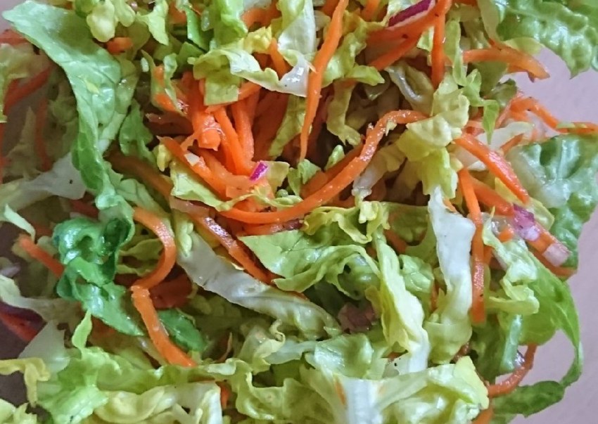 Салат с копченой курицей