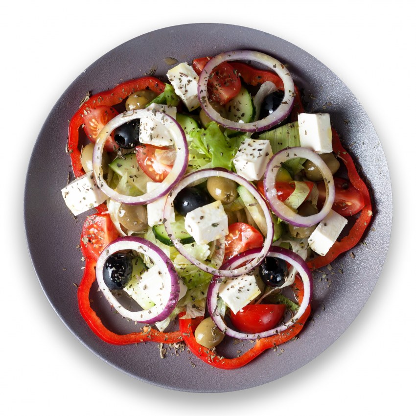 Салат с говядиной и маслинами