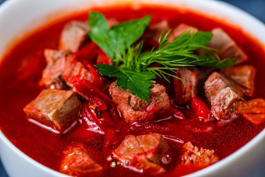Борщ с телячьими щечками