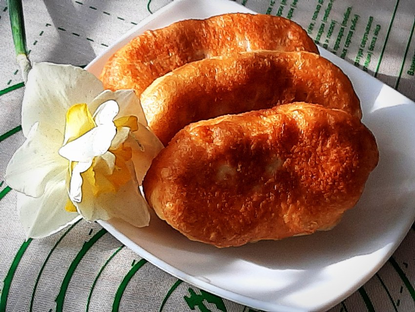 Пирожки жареные