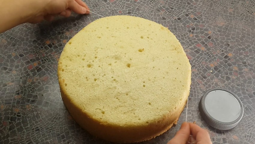 Красивый бисквит