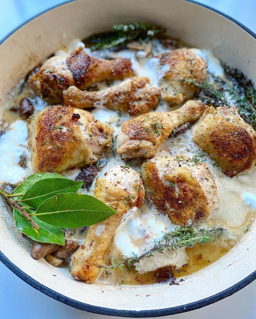 Печень куриная с болгарским перцем и сметаной